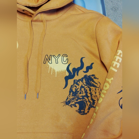 Graphic Hoodie offers welcome - Picture 11 of 14